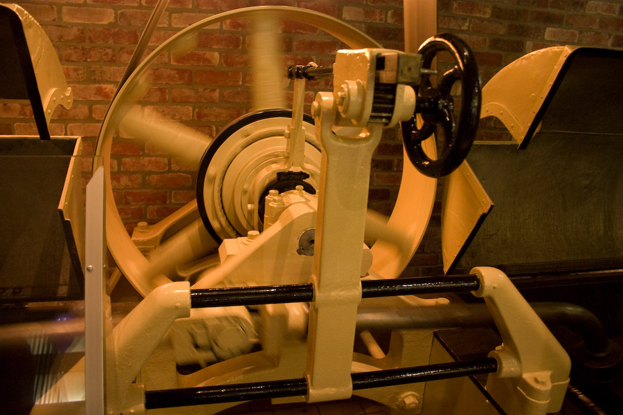  18.0-55.0 mm at 18 mm using ISO 800 exposed at 1/13 sec at f / 3.5