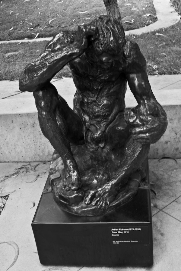  18.0-55.0 mm at 31 mm using ISO 100 exposed at 1/8 sec at f / 8.0